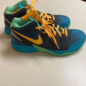 Men’s Nike shoes